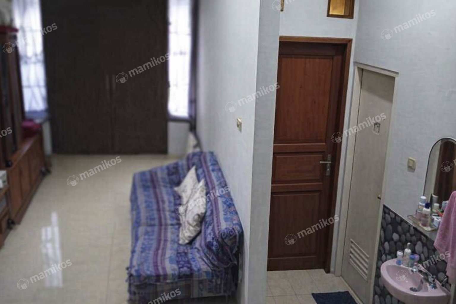 Rumah 4KT 3KM Tomang Jakarta Barat