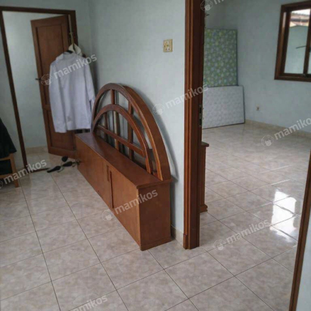Rumah Sertifikat SHM 4 Kamar Tidur 3 Kamar Mandi Tomang Jakarta Barat - Photo 4