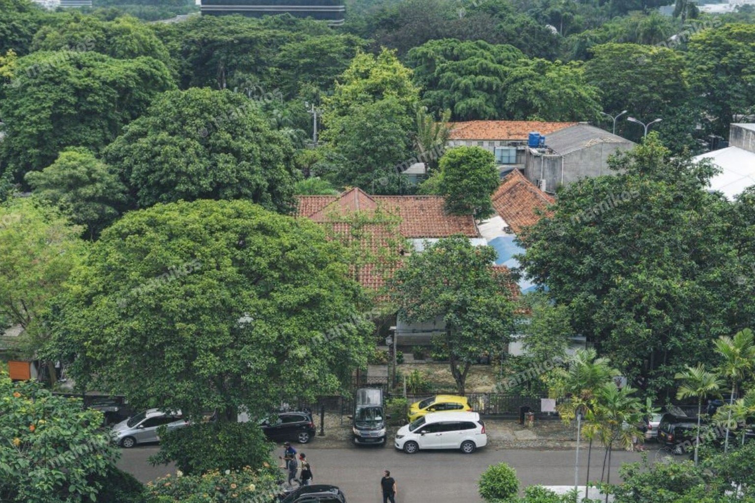 Rumah Sertifikat SHM 10 Kamar Tidur 7 Kamar Mandi SCBD Jakarta Selatan
