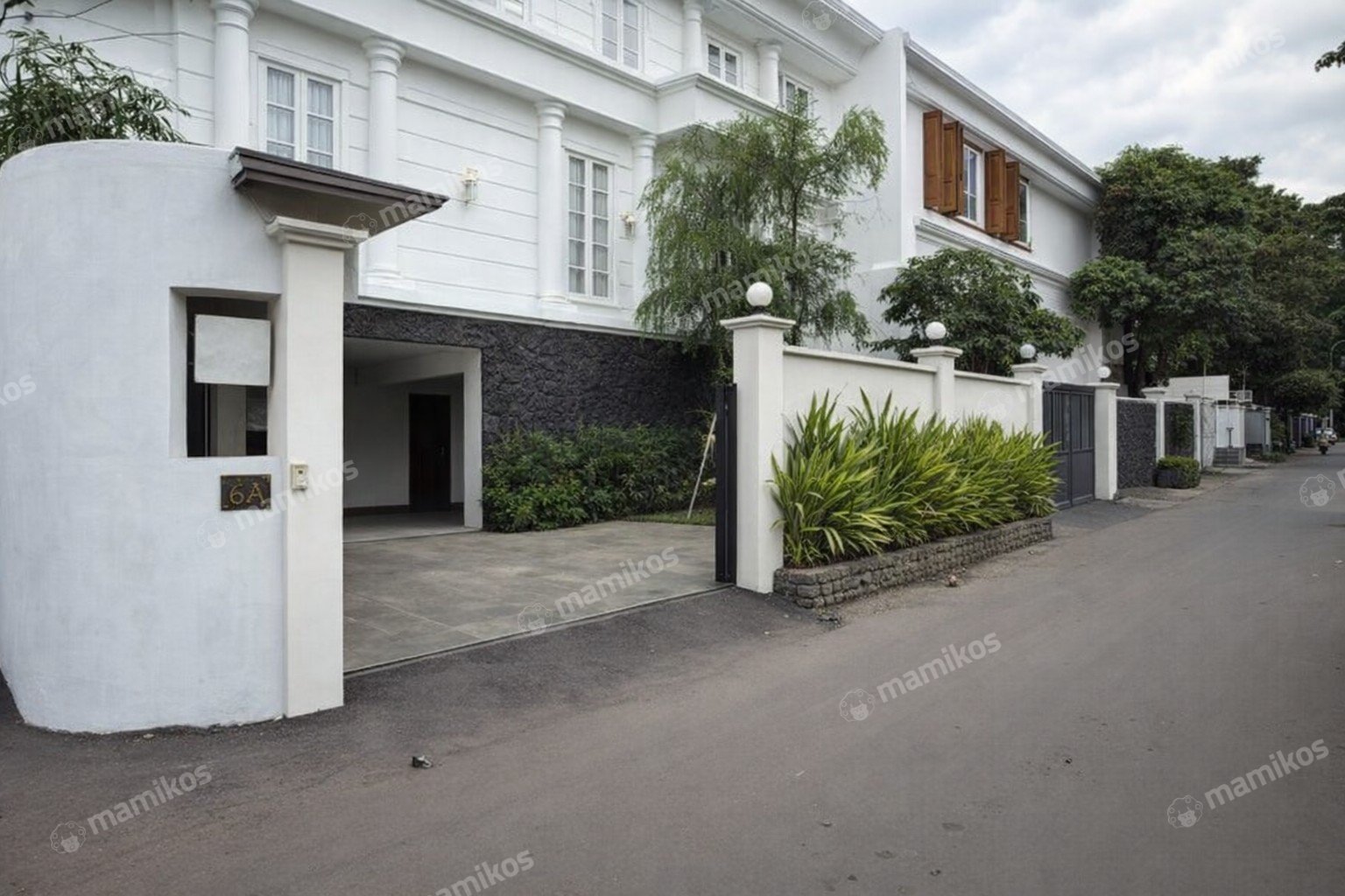 Rumah 7KT 7KM Kemang Jakarta Selatan