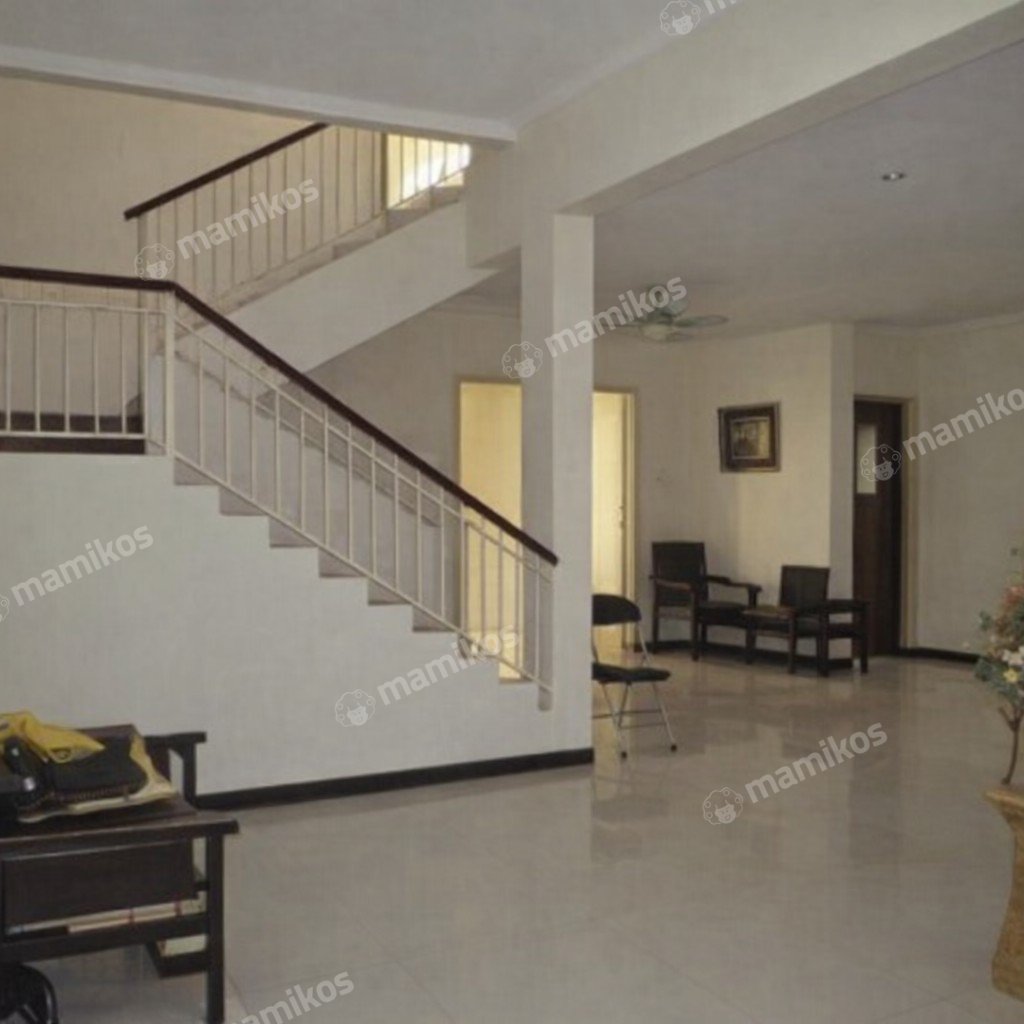 Rumah Sertifikat SHM 6 Kamar Tidur 6 Kamar Mandi Legenda Wisata Jakarta Timur - Photo 5