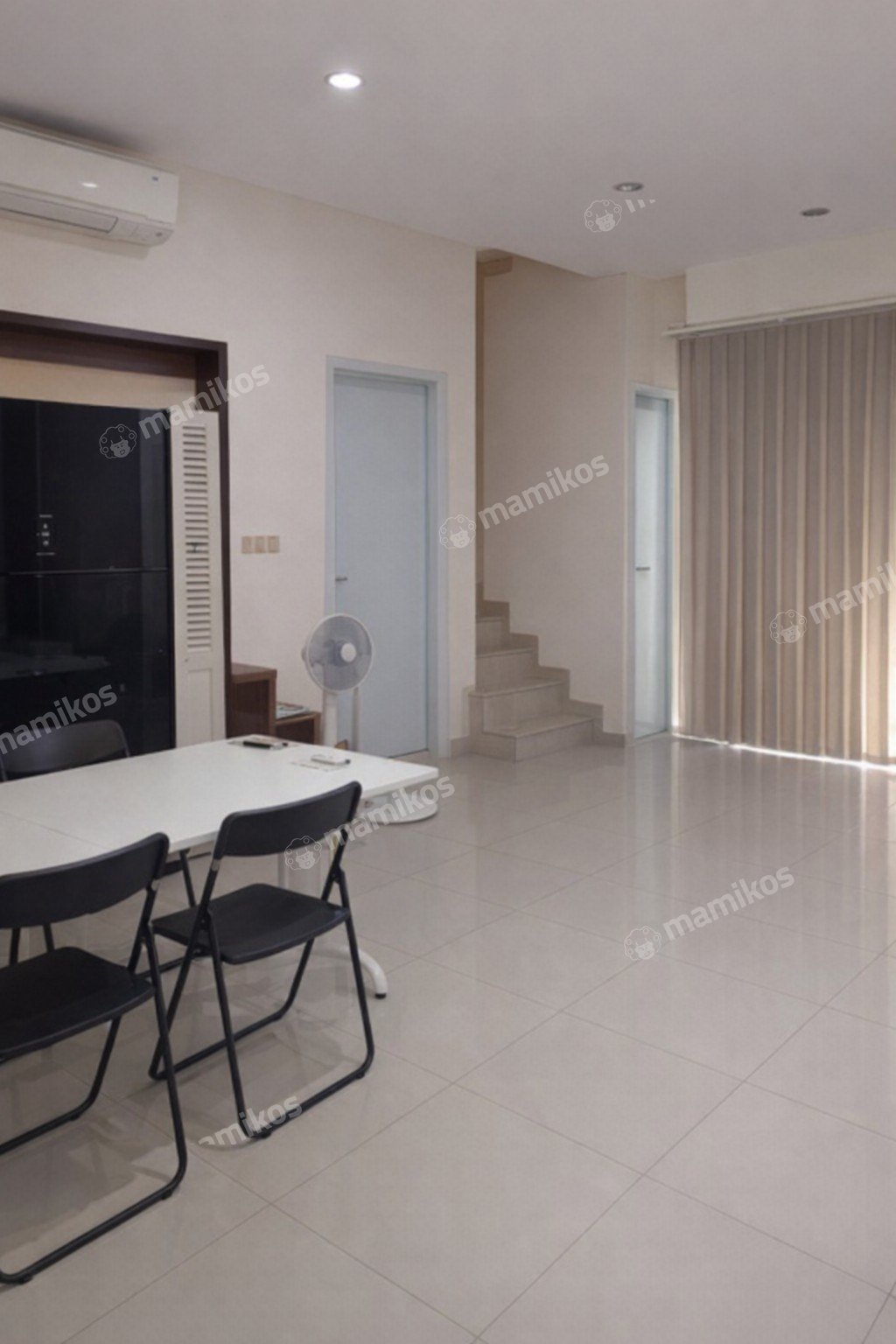 Rumah Sertifikat SHM 4 Kamar Tidur 3 Kamar Mandi Green Lake City Jakarta Barat - Photo 2