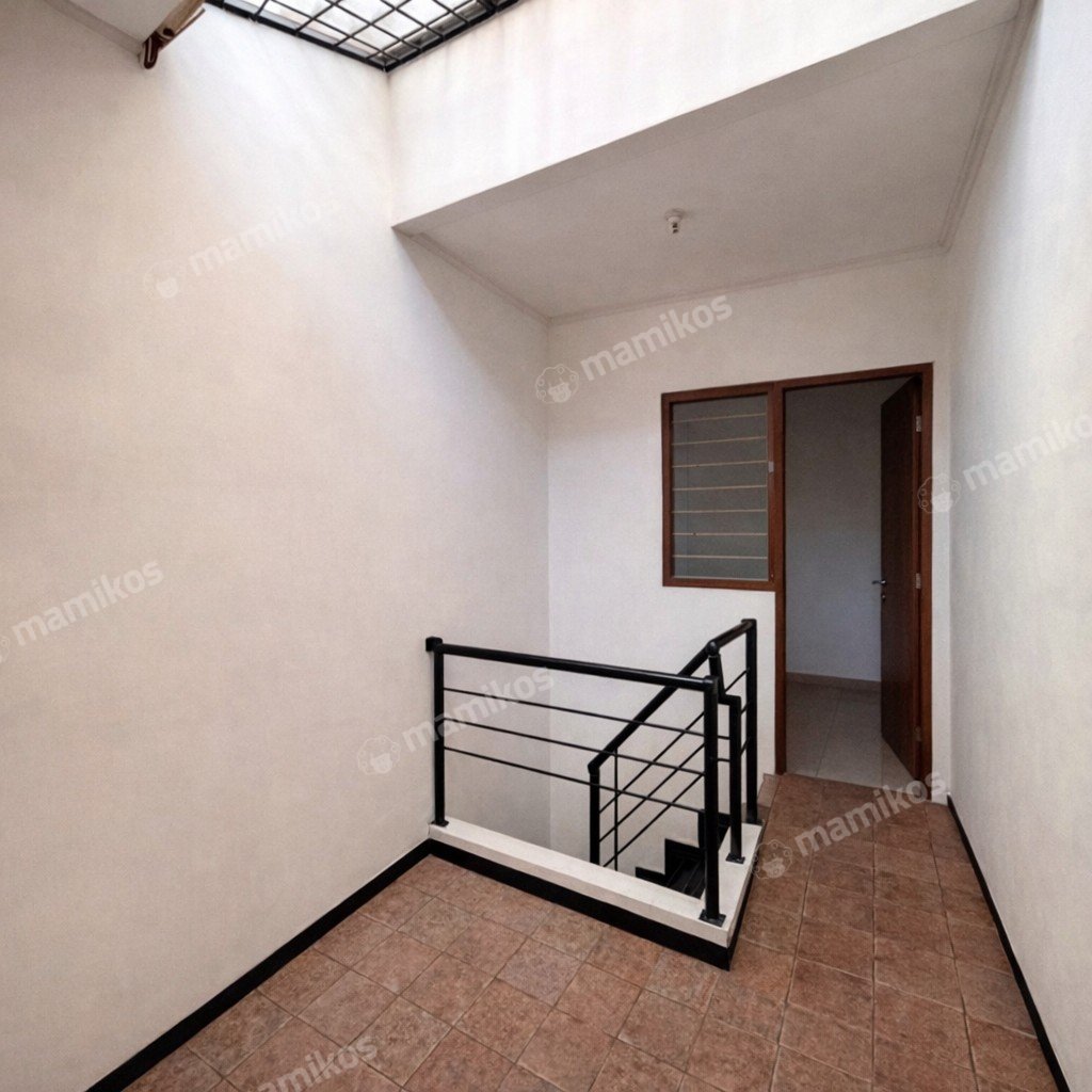Rumah Sertifikat SHM 4 Kamar Tidur 4 Kamar Mandi Tebet Jakarta Selatan - Photo 3