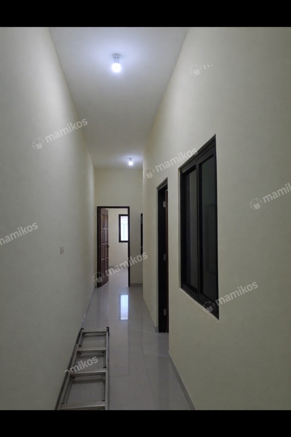 Rumah Sertifikat SHM 3 Kamar Tidur 3 Kamar Mandi Tanjung Duren Jakarta Barat - Photo 2