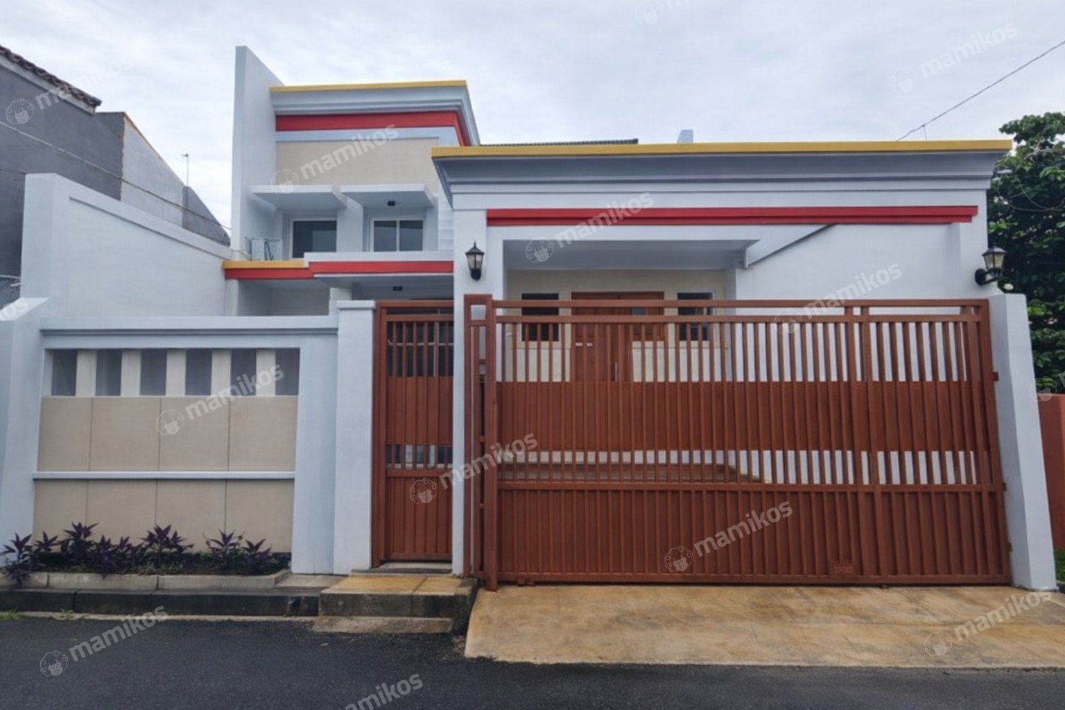 Rumah 4 Kamar Tidur 4 Kamar Mandi 2 Lantai Cipayung Jakarta Timur