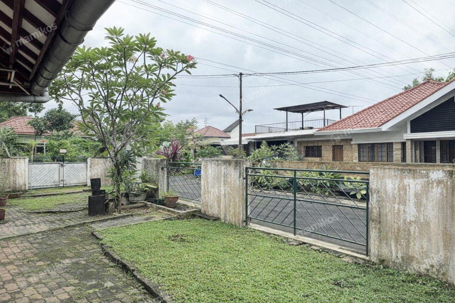 Rumah Sertifikat SHM 5 Kamar Tidur 3 Kamar Mandi Cinere Jakarta Selatan