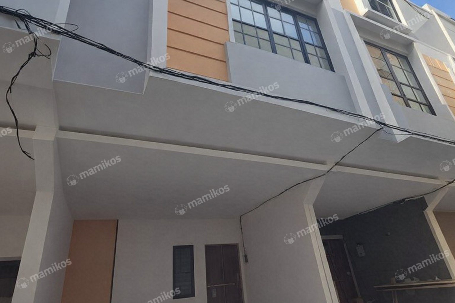 Rumah Sertifikat SHM 3 Kamar Tidur 3 Kamar Mandi Taman Ratu Jakarta Barat