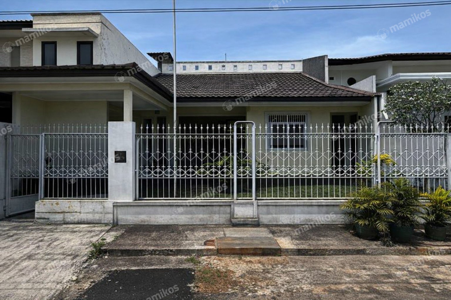 Rumah Sertifikat SHM 5 Kamar Tidur 3 Kamar Mandi Bintaro Jakarta Selatan