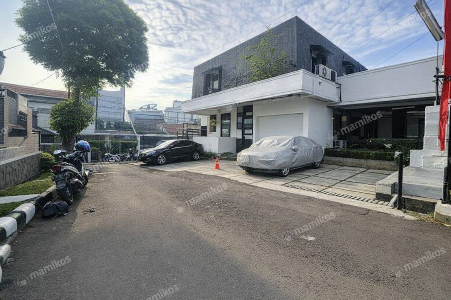 Rumah Sertifikat SHM 6 Kamar Tidur 6 Kamar Mandi Tebet Jakarta Selatan
