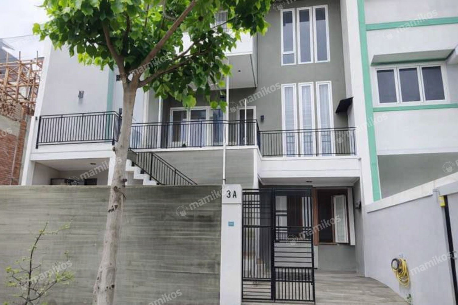 Rumah Sertifikat SHM 7 Kamar Tidur 5 Kamar Mandi Taman Grisenda Jakarta Utara