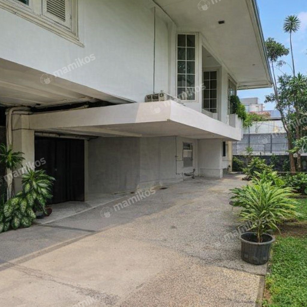 Rumah 5 Kamar Tidur 3 Kamar Mandi 3 Lantai Kebayoran Baru Jakarta Selatan