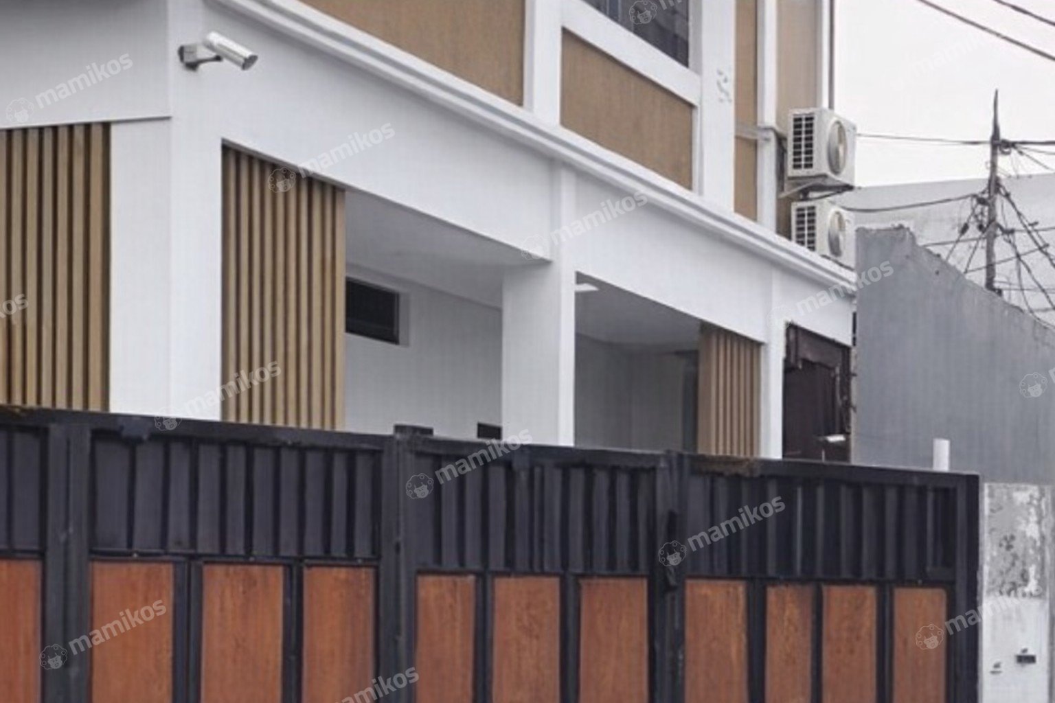 Rumah Sertifikat SHM 4 Kamar Tidur 4 Kamar Mandi Matraman Jakarta Timur