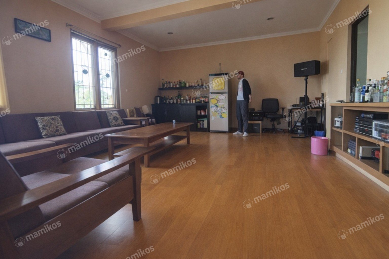 Rumah Sertifikat SHM 7 Kamar Tidur 5 Kamar Mandi Kebon Jeruk Jakarta Barat - Photo 2