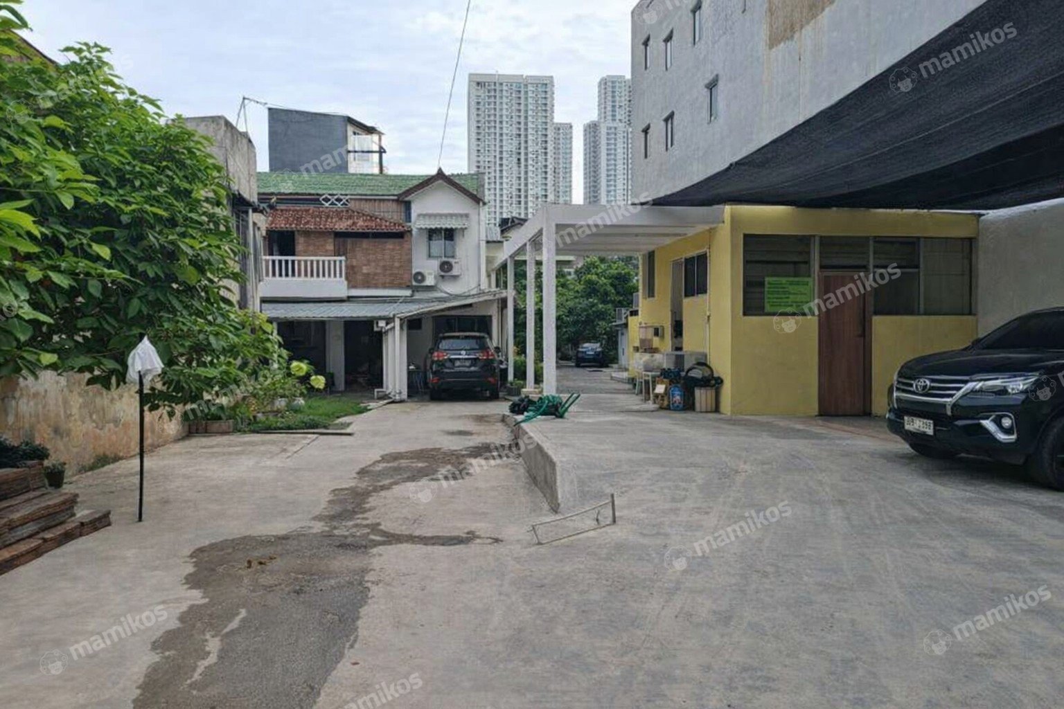Rumah 5 Kamar Tidur 3 Kamar Mandi 2 Lantai Jembatan Besi Jakarta Barat