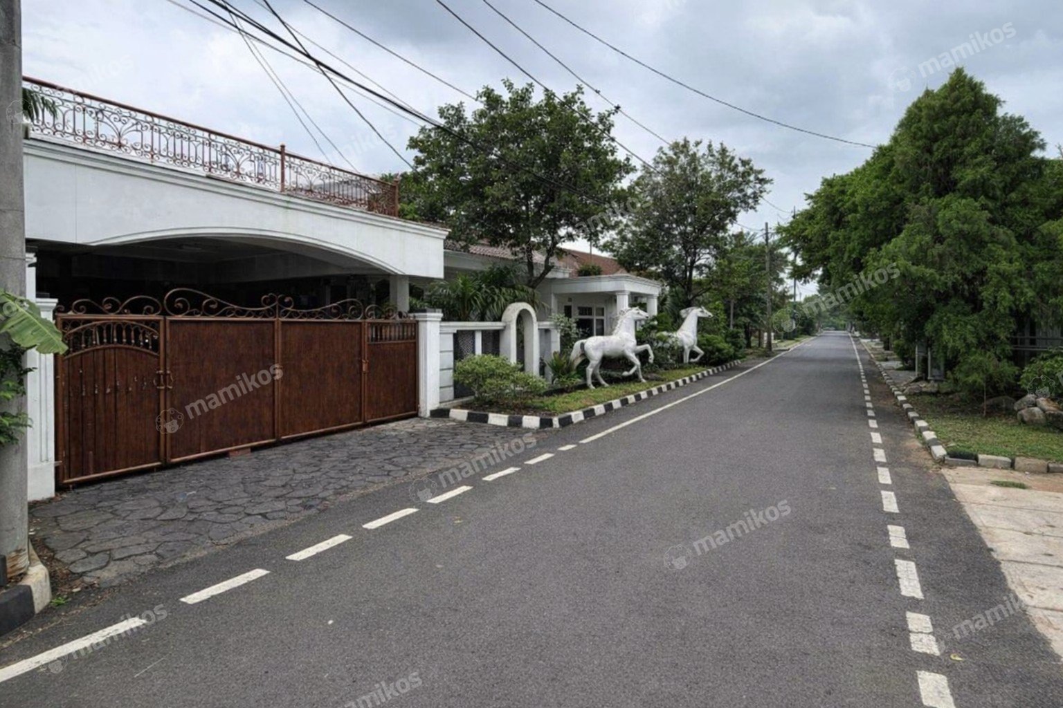 Rumah Sertifikat SHM 5 Kamar Tidur 5 Kamar Mandi Duren Sawit Jakarta Timur