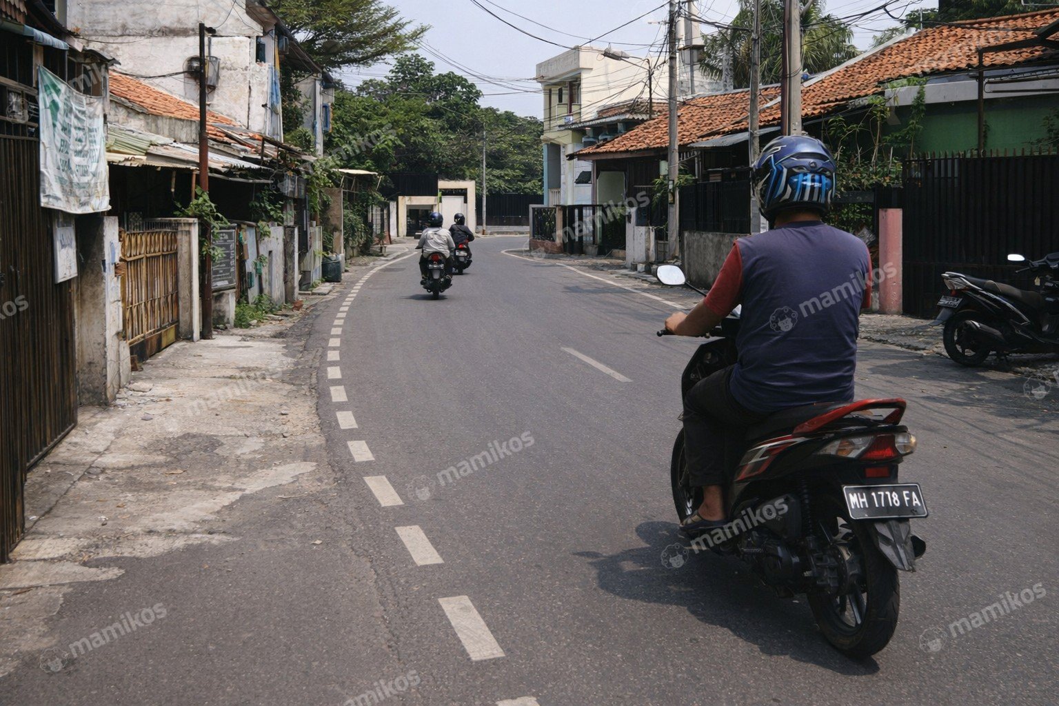 Rumah Sertifikat SHM 4 Kamar Tidur 3 Kamar Mandi Jatinegara Jakarta Timur - Photo 3