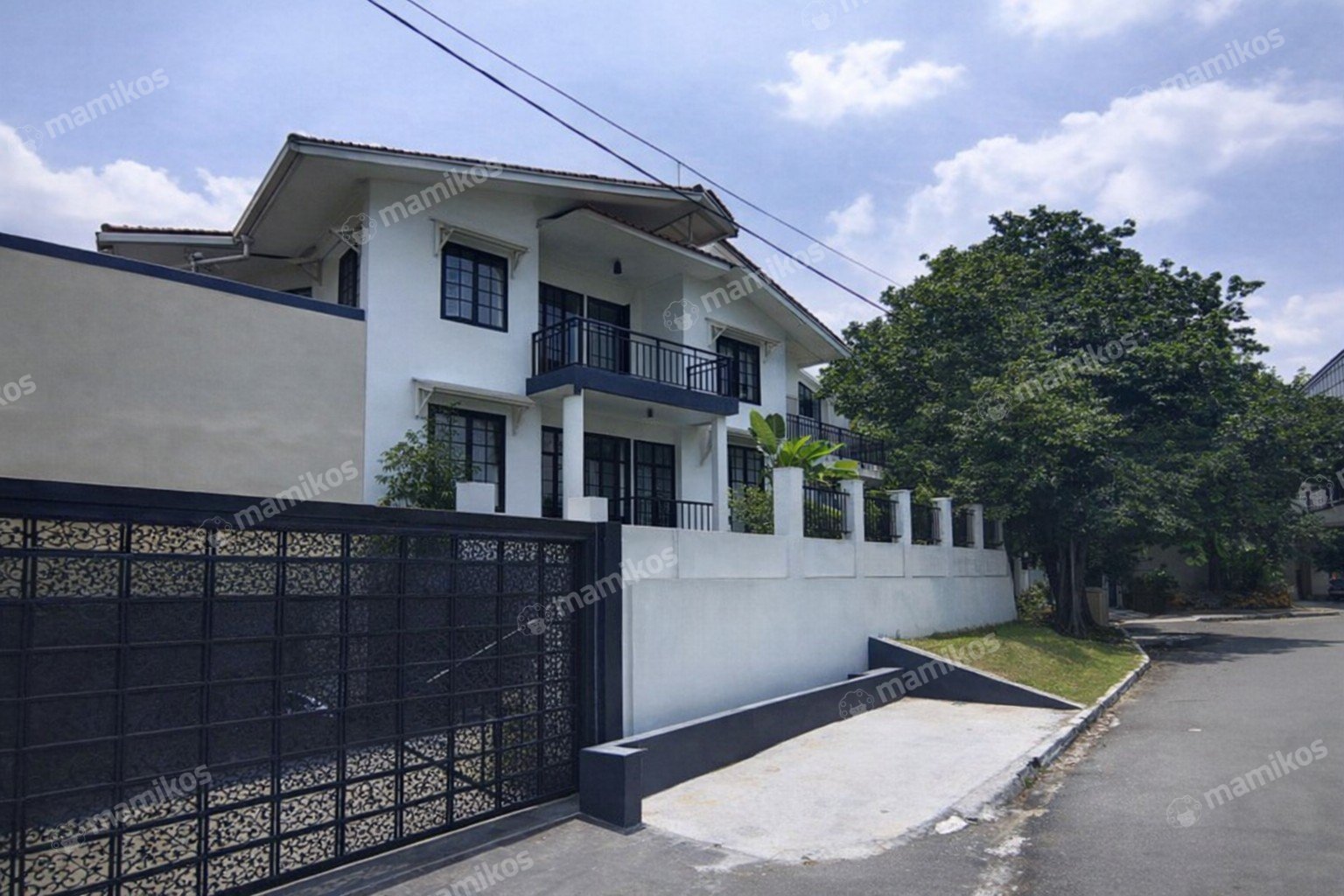 Rumah Sertifikat SHM 6 Kamar Tidur 4 Kamar Mandi Pondok Indah Jakarta Selatan