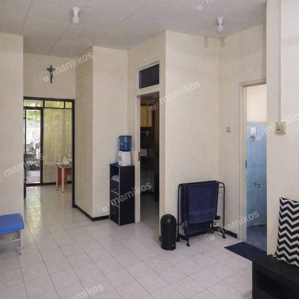 Rumah Sertifikat SHM 4 Kamar Tidur 2 Kamar Mandi Tanjung Duren Jakarta Barat - Photo 2