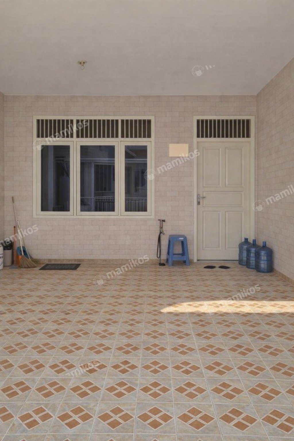 Rumah Sertifikat SHM 3 Kamar Tidur 3 Kamar Mandi Tanjung Duren Utara Jakarta Barat - Photo 2