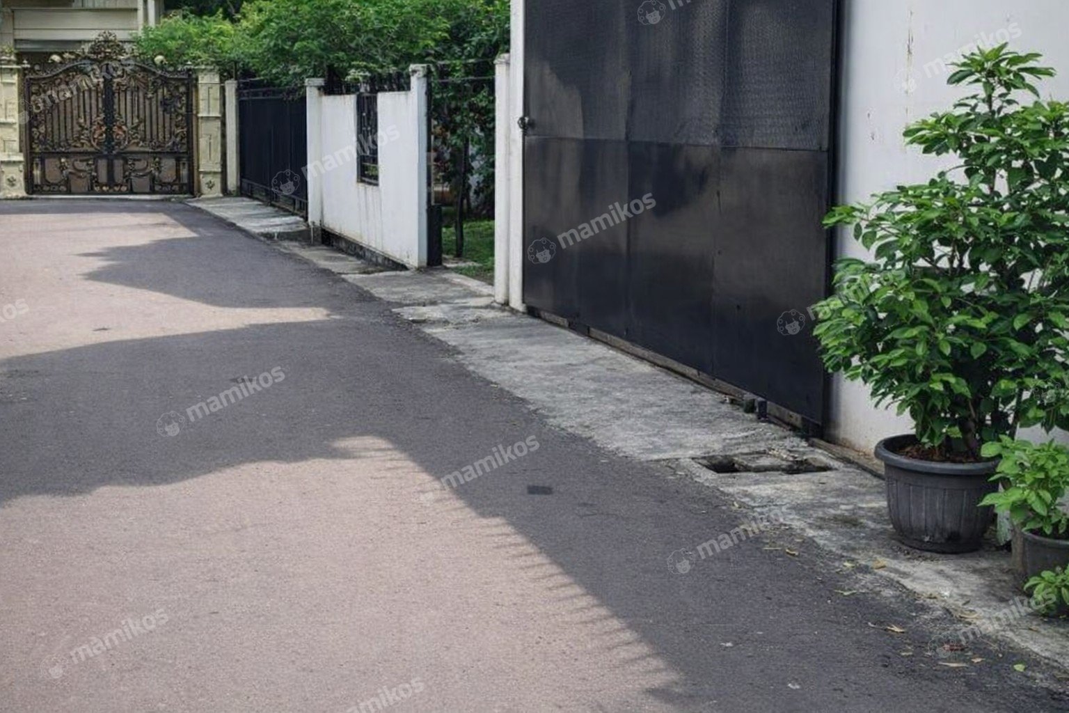 Rumah Sertifikat SHM 9 Kamar Tidur 10 Kamar Mandi Rawamangun Jakarta Timur