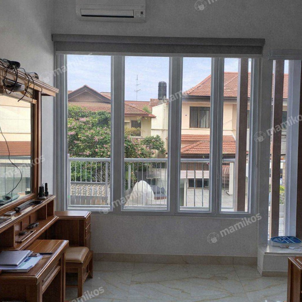 Rumah Sertifikat SHM 4 Kamar Tidur 2 Kamar Mandi Tanjung Duren Jakarta Barat - Photo 2