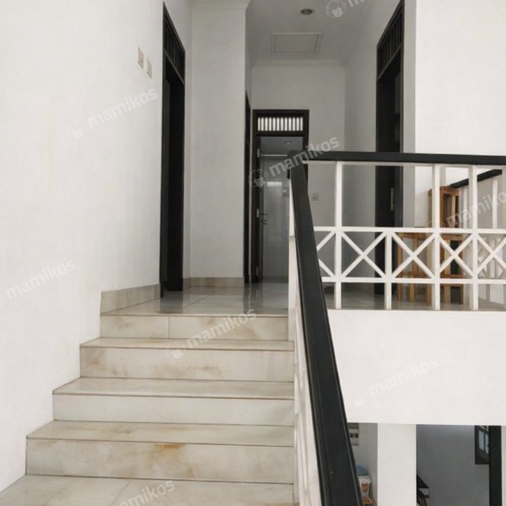 Rumah Sertifikat SHM 4 Kamar Tidur 2 Kamar Mandi Tanjung Duren Jakarta Barat - Photo 3