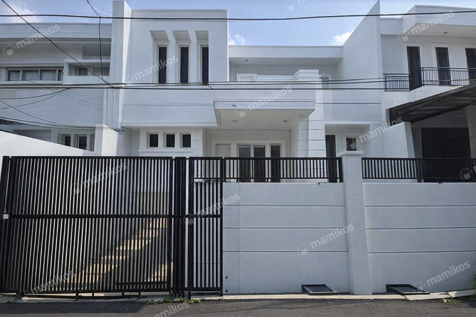 Rumah Sertifikat SHM 3 Kamar Tidur 4 Kamar Mandi Green Ville Jakarta Barat