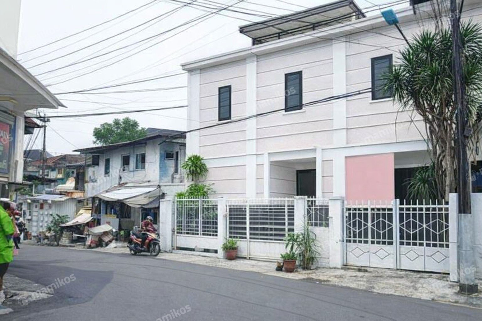 Rumah Sertifikat SHM 34 Kamar Tidur 33 Kamar Mandi Kemanggisan Jakarta Barat