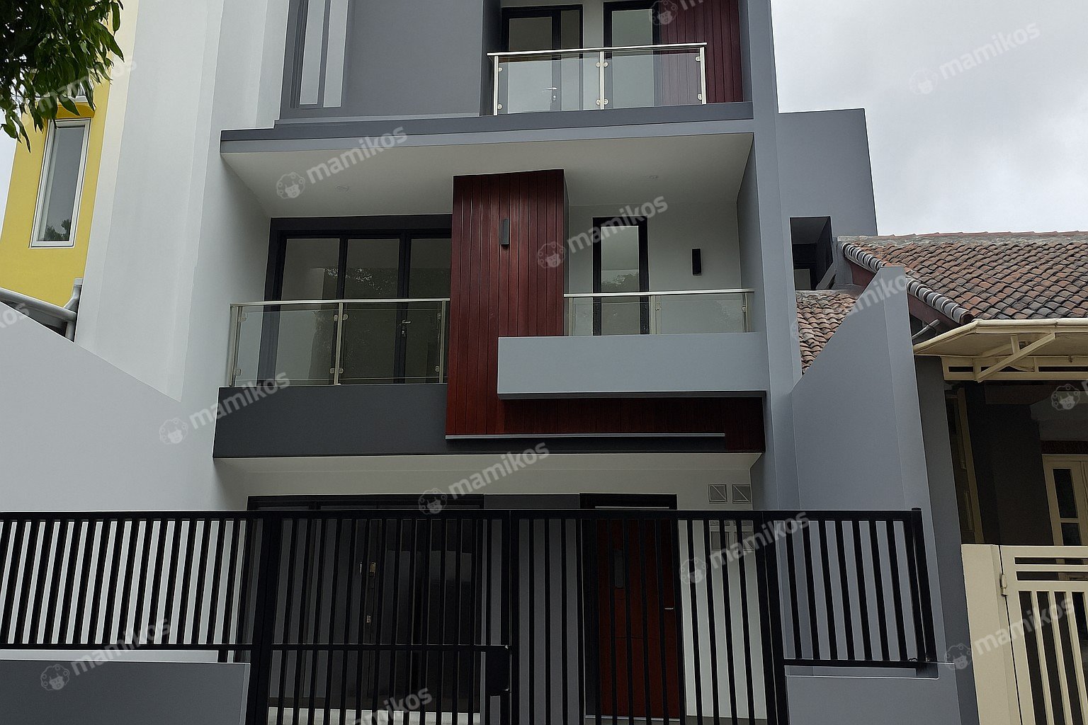 Rumah Sertifikat SHM 4 Kamar Tidur 3 Kamar Mandi Citra Garden Jakarta Barat