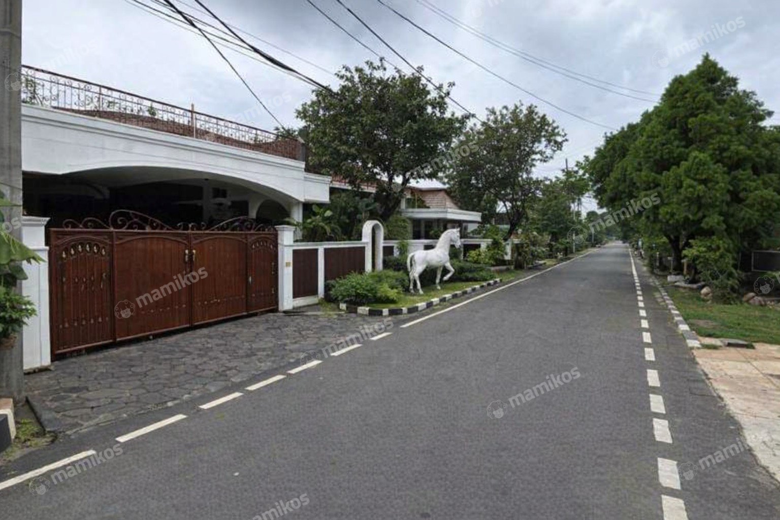 Rumah Sertifikat SHM 5 Kamar Tidur 5 Kamar Mandi Duren Sawit Jakarta Timur