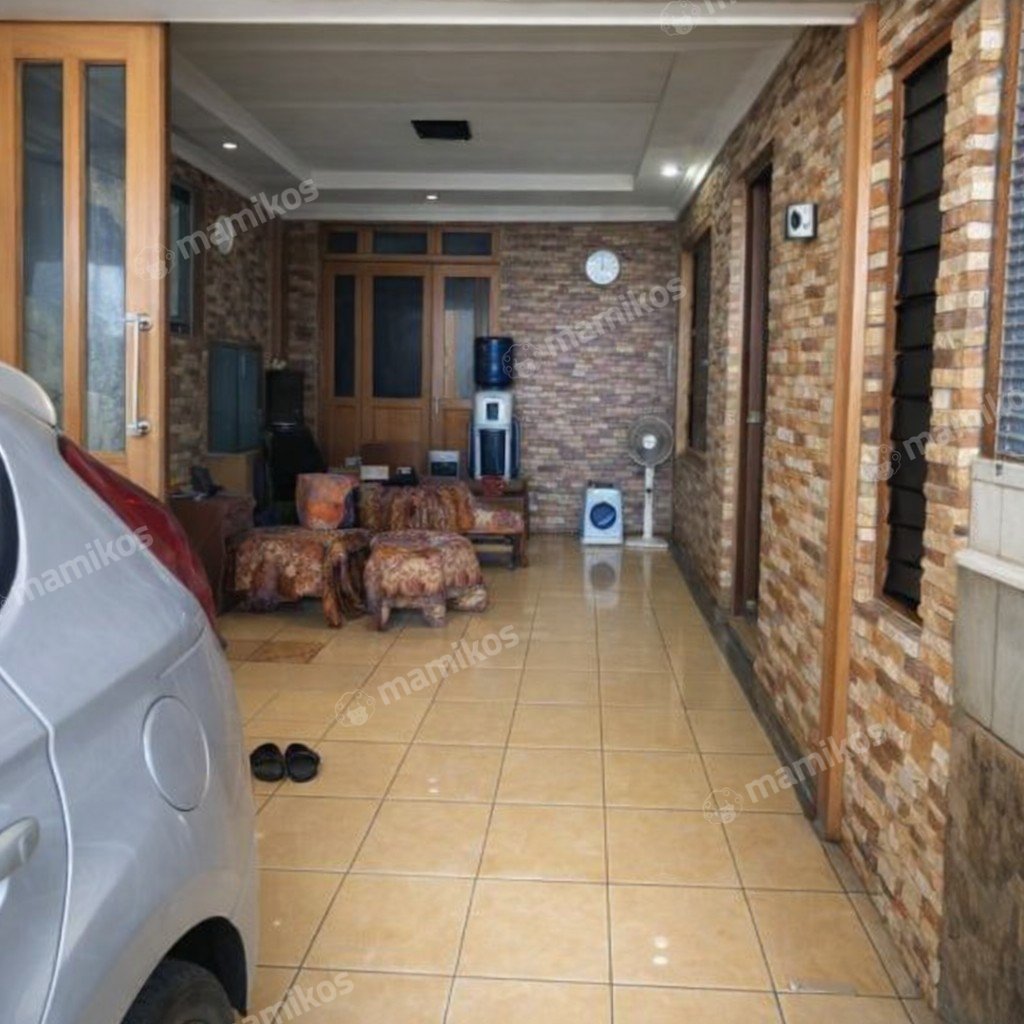 Rumah 6 Kamar Tidur 6 Kamar Mandi 4 Lantai Cibubur Jakarta Timur - Photo 3