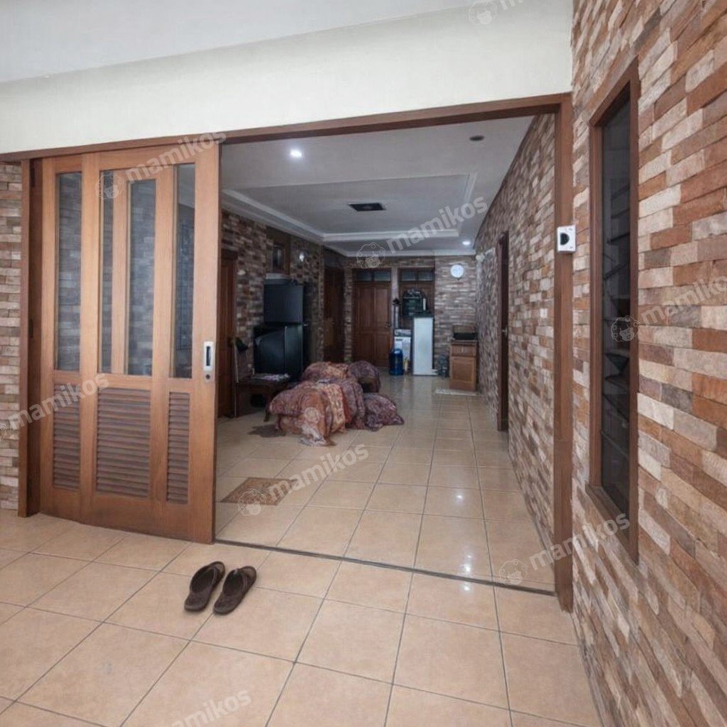 Rumah 6 Kamar Tidur 6 Kamar Mandi 4 Lantai Cibubur Jakarta Timur - Photo 5