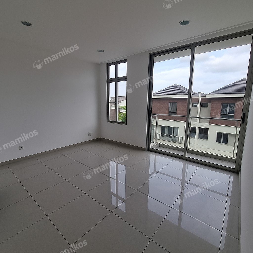 Rumah Sertifikat HGB 4 Kamar Tidur 5 Kamar Mandi Pantai Indah Kapuk 2 Jakarta Utara - Photo 3