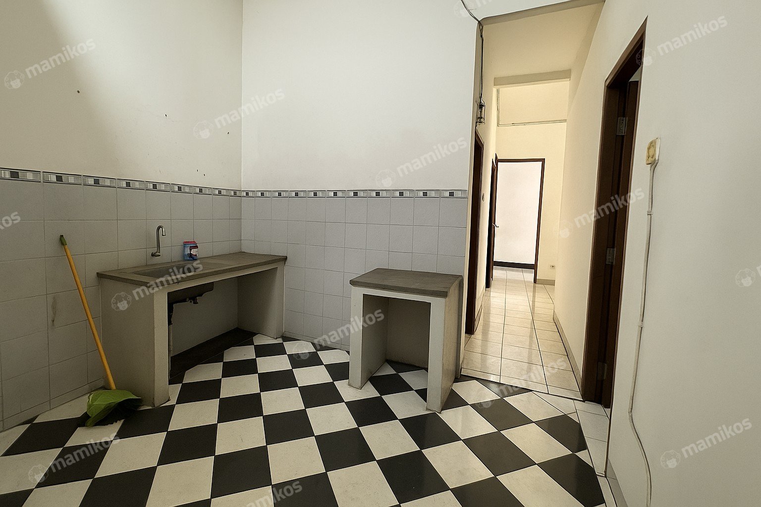 Rumah Sertifikat SHM 5 Kamar Tidur 4 Kamar Mandi Kebayoran Baru Jakarta Selatan - Photo 2