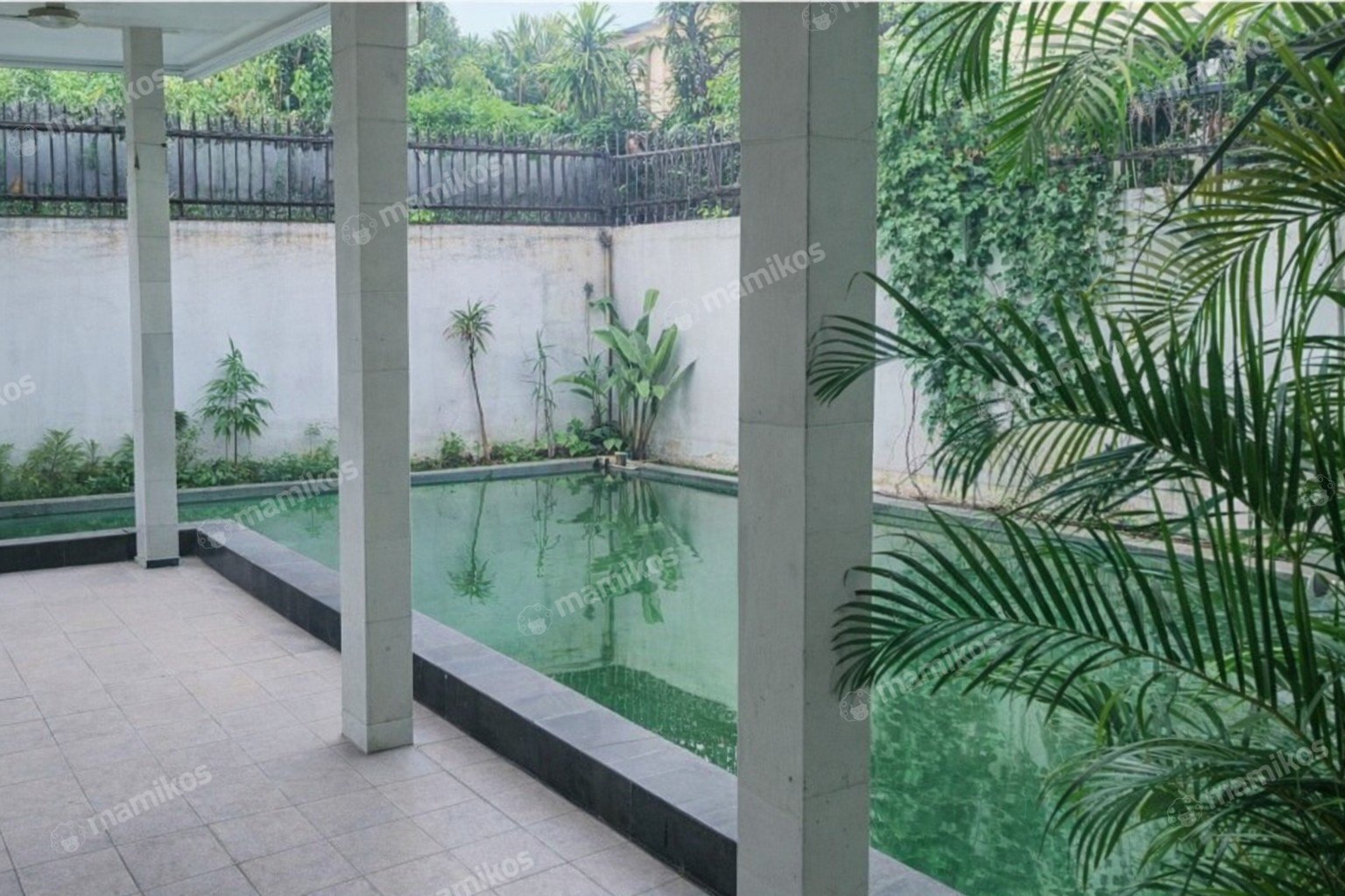 Rumah Sertifikat SHM 6 Kamar Tidur 6 Kamar Mandi Kemang Jakarta Selatan