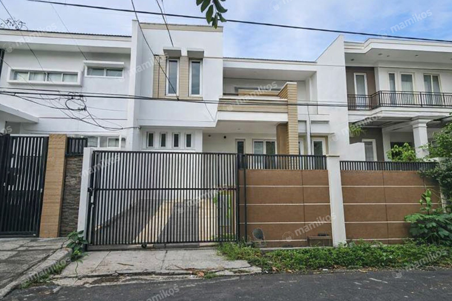 Rumah Sertifikat SHM 4 Kamar Tidur 5 Kamar Mandi Green Ville Jakarta Barat