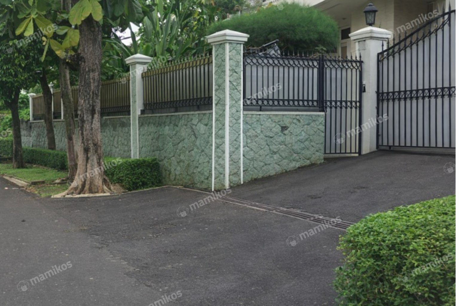 Rumah Sertifikat SHM 7 Kamar Tidur 4 Kamar Mandi Duren Tiga Jakarta Selatan