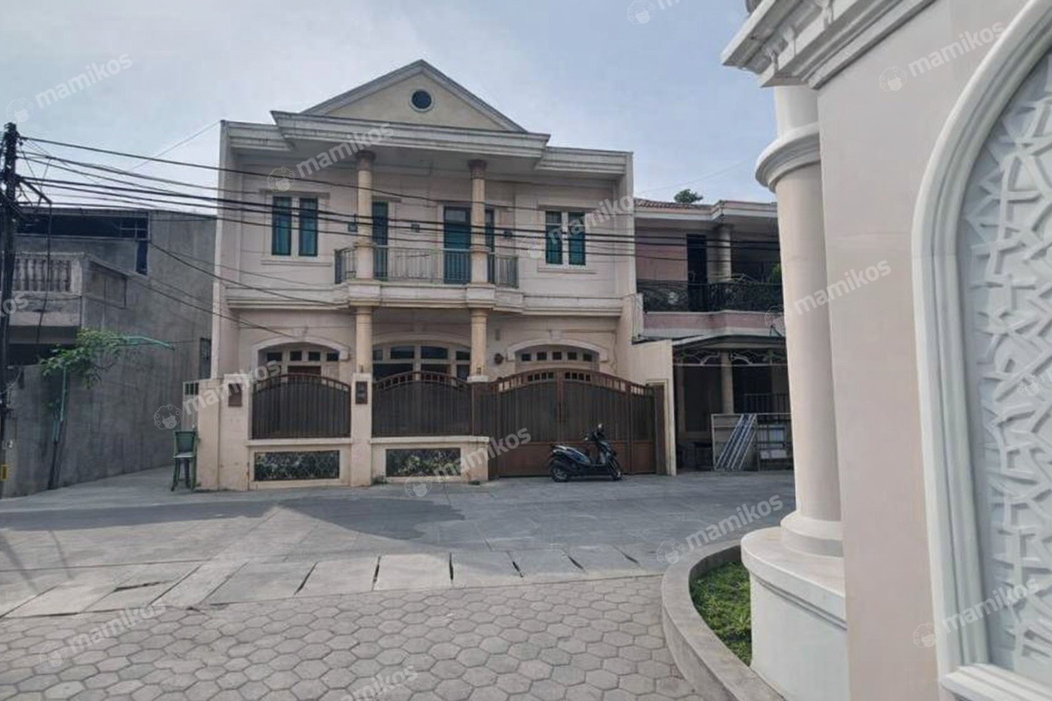 Rumah Sertifikat SHM 6 Kamar Tidur 4 Kamar Mandi Makasar Jakarta Timur