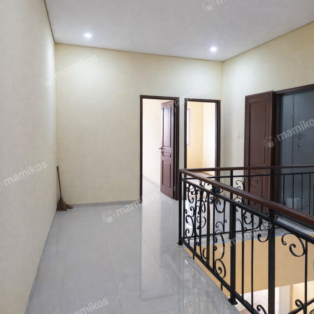 Rumah Sertifikat SHM 3 Kamar Tidur 3 Kamar Mandi Kemanggisan Jakarta Barat - Photo 3