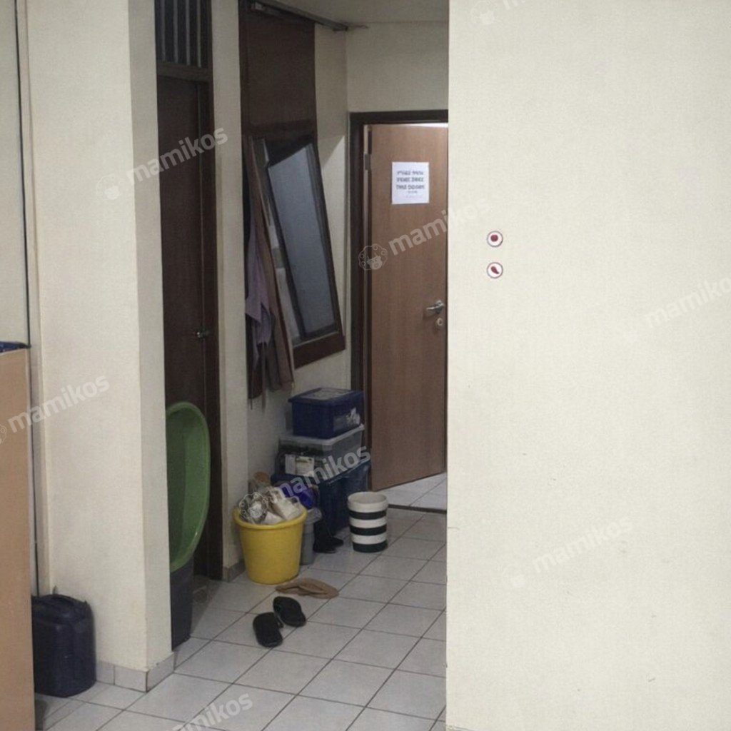 Rumah Sertifikat HGB 15 Kamar Tidur 6 Kamar Mandi Tanjung Duren Jakarta Barat - Photo 3