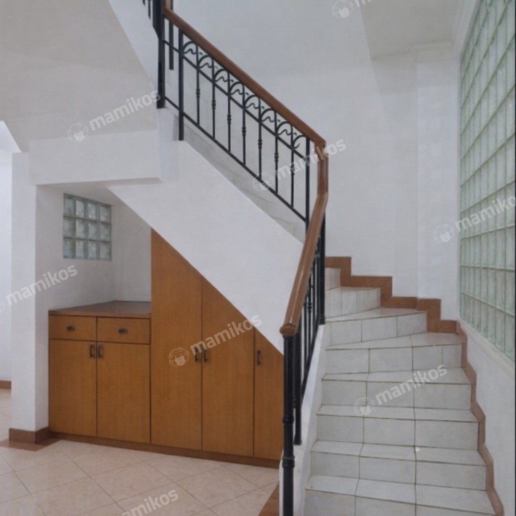 Rumah Sertifikat SHM 5 Kamar Tidur 4 Kamar Mandi Taman Surya Jakarta Barat - Photo 2