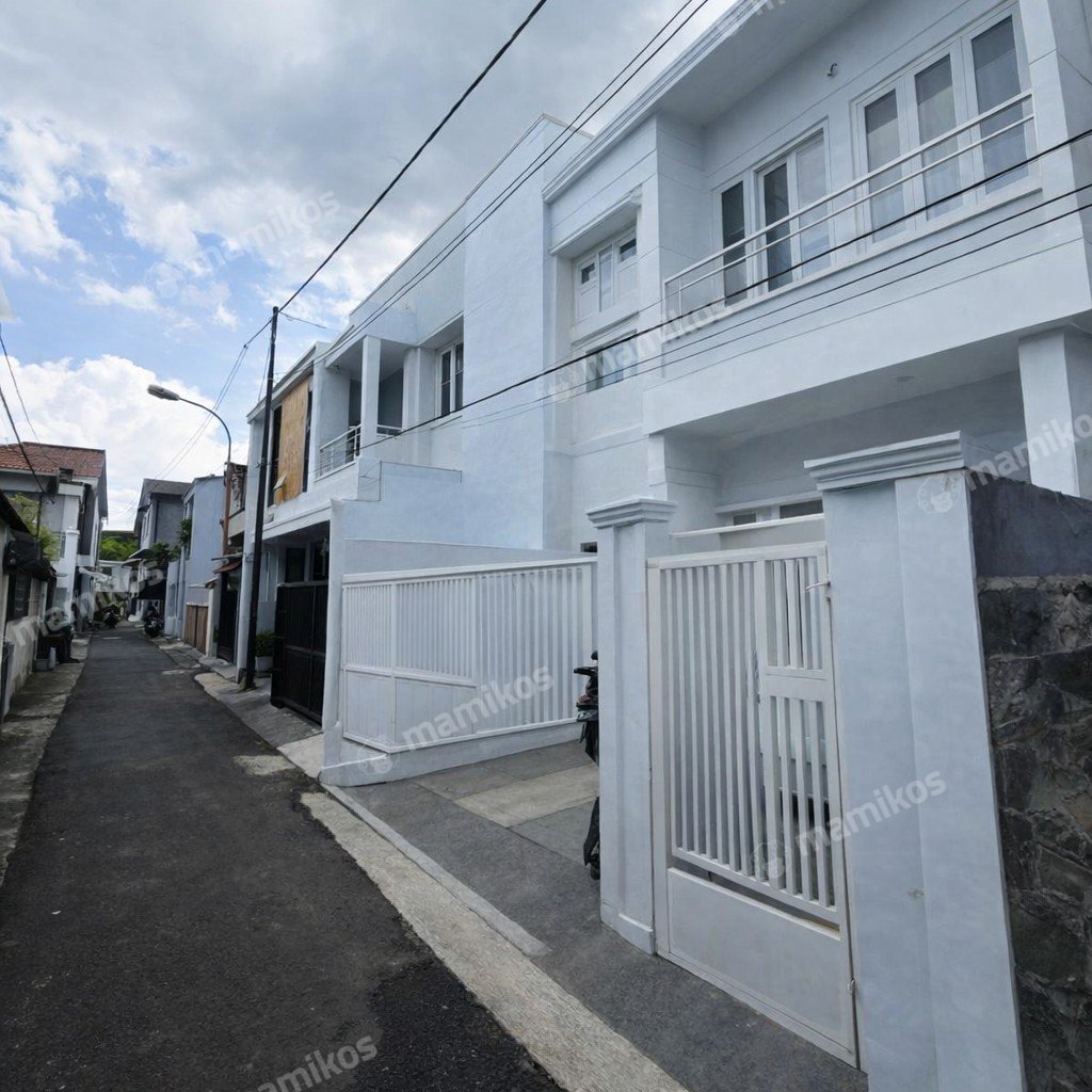 Rumah Sertifikat SHM 4 Kamar Tidur 4 Kamar Mandi Pondok Kelapa Jakarta Timur - Photo 2