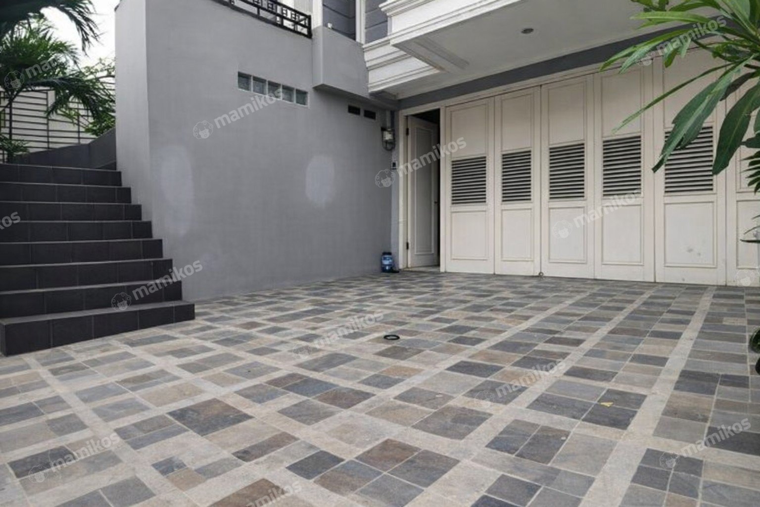 Rumah Sertifikat SHM 4 Kamar Tidur 4 Kamar Mandi Radio Dalam Jakarta Selatan