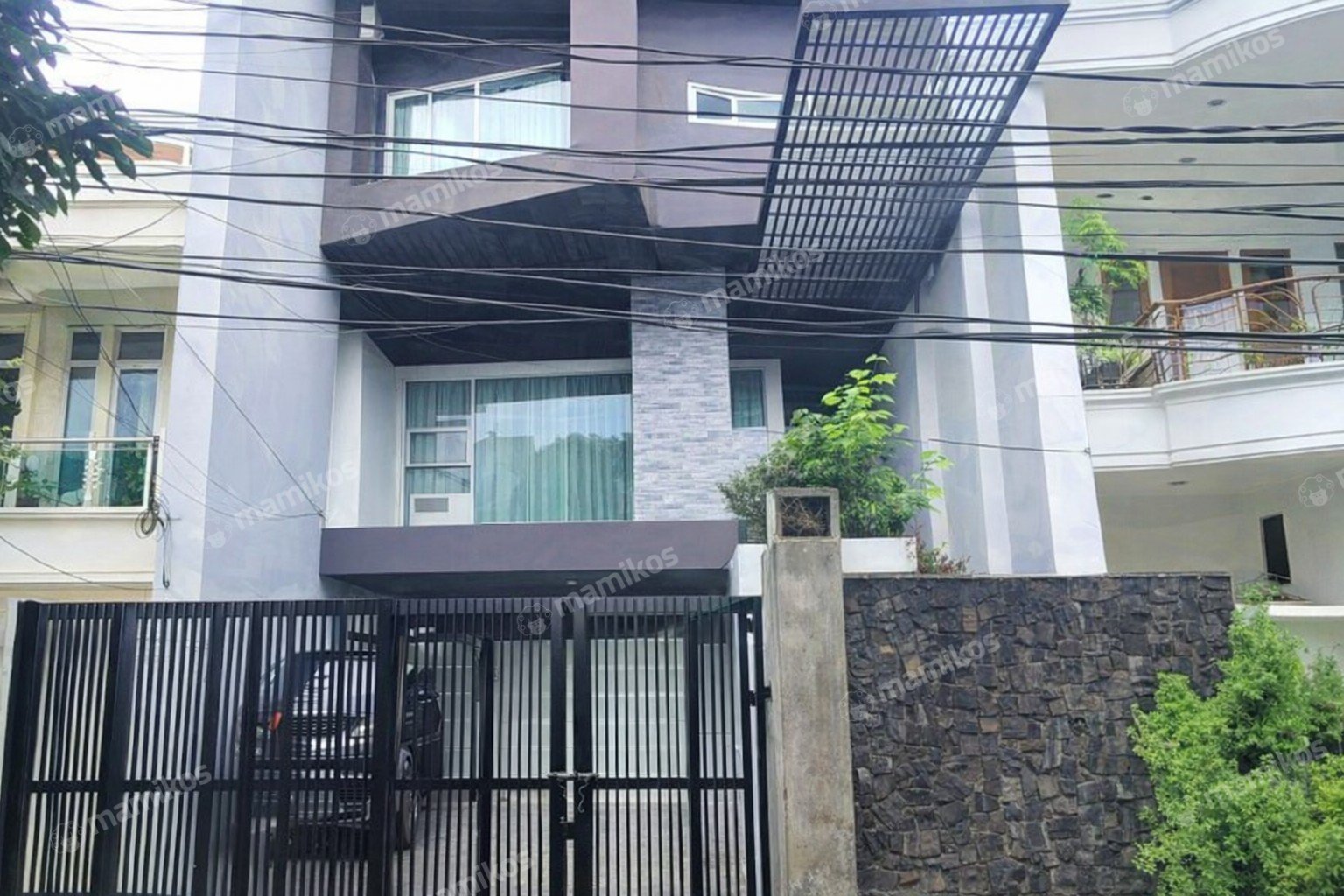 Rumah Sertifikat SHM 5 Kamar Tidur 4 Kamar Mandi Green Ville Jakarta Barat