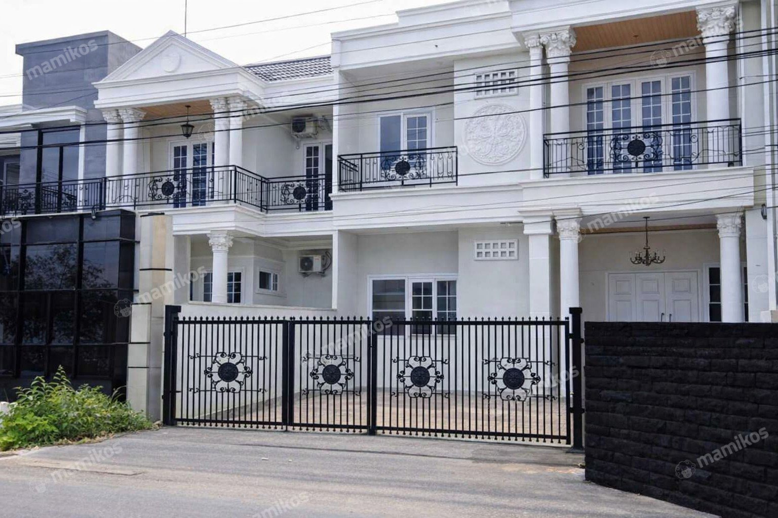 Rumah Sertifikat SHM 5 Kamar Tidur 5 Kamar Mandi Cinere Jakarta Selatan