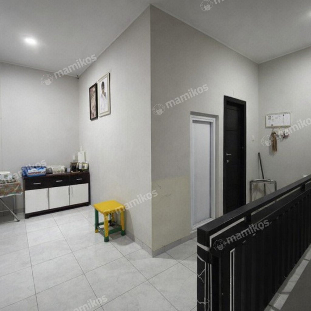 Rumah Sertifikat SHM 4 Kamar Tidur 4 Kamar Mandi Jelambar Jakarta Barat - Photo 5