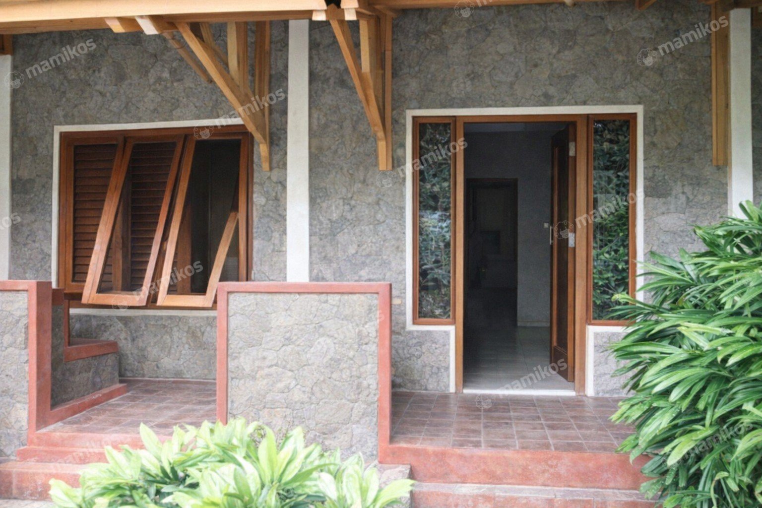 Rumah 6 Kamar Tidur 6 Kamar Mandi 2 Lantai Intercon Jakarta Barat - Photo 3