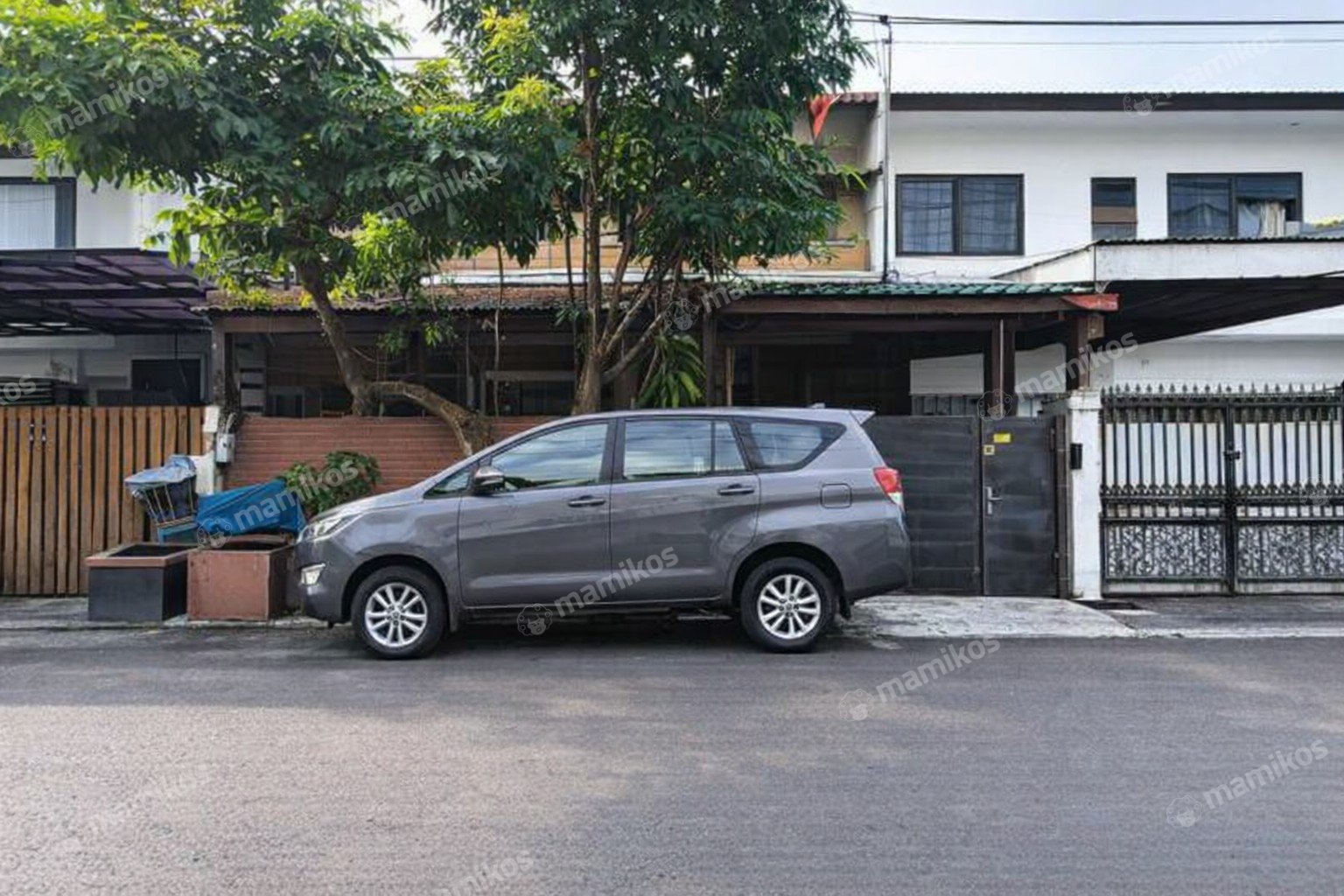 Rumah Sertifikat SHM 5 Kamar Tidur 4 Kamar Mandi Penjaringan Jakarta Utara