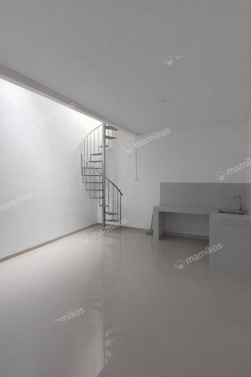 Rumah Sertifikat SHM 3 Kamar Tidur 2 Kamar Mandi Kota Wisata Jakarta Timur - Photo 5