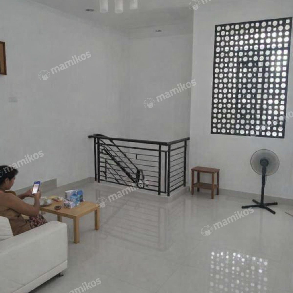 Rumah Sertifikat SHM 4 Kamar Tidur 3 Kamar Mandi Tanjung Duren Jakarta Barat - Photo 5